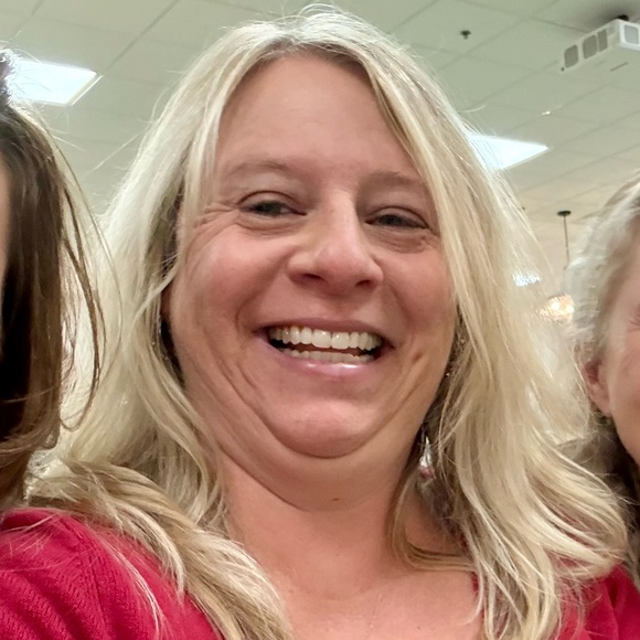 Meet your Posher, Carolyn - Picture 1 of 1